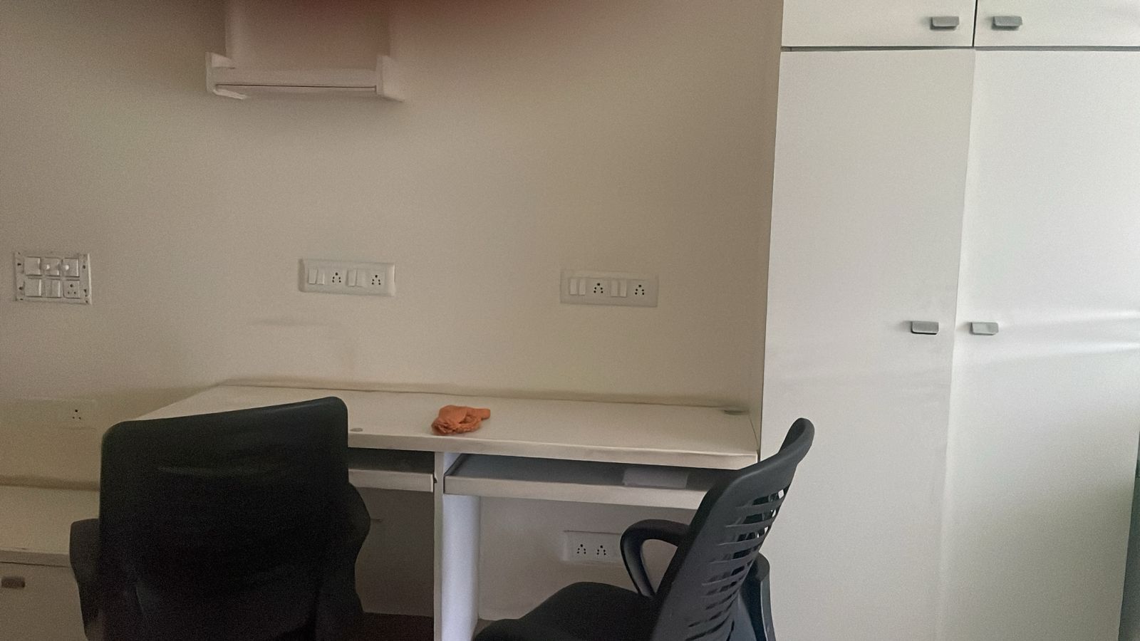 556 Sq. Ft. Commercial Office for Rent in Makarba Ahmedabad - Media 6