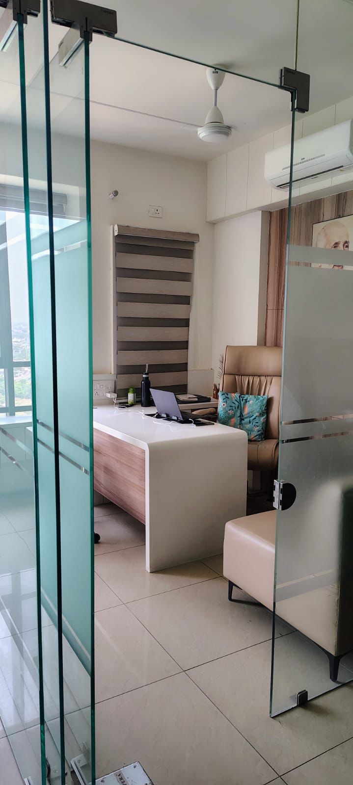 556 Sq. Ft. Commercial Office for Rent in Makarba Ahmedabad - Media 9