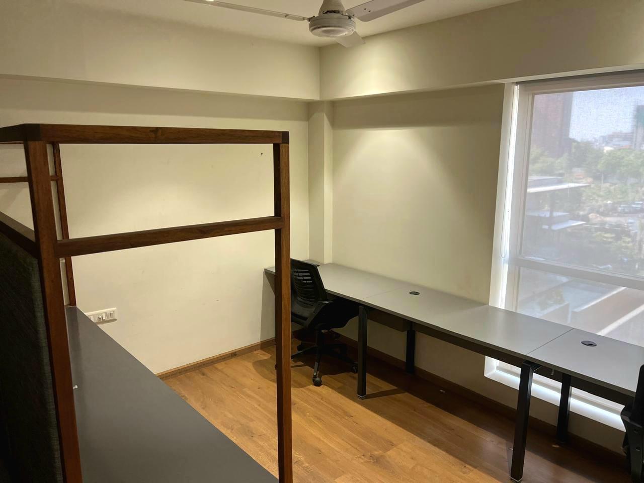 856 Sq. Ft. Commercial Office for Rent in Rajpath Club Road Ahmedabad - Media 3