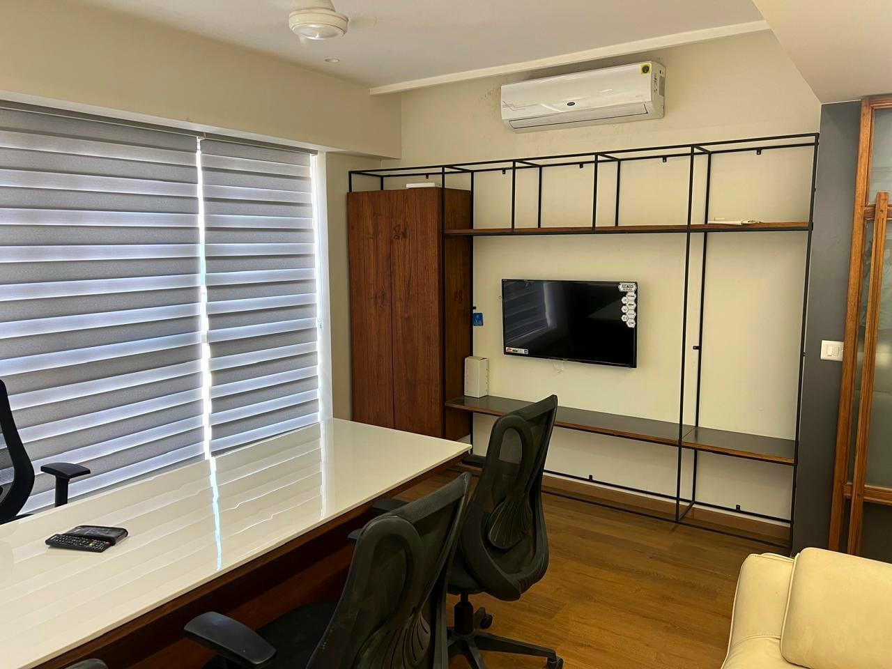 856 Sq. Ft. Commercial Office for Rent in Rajpath Club Road Ahmedabad - Media 4