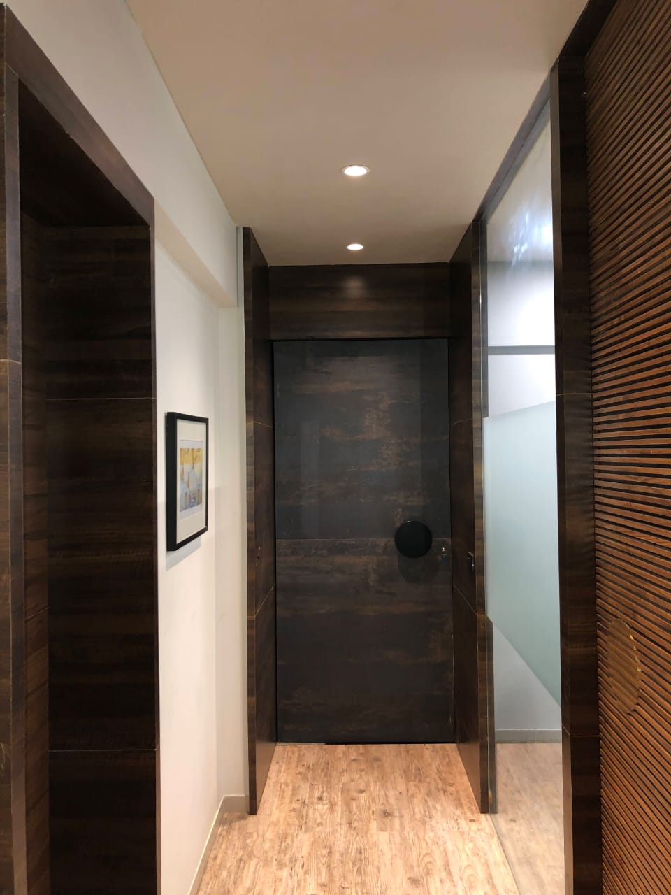 588 Sq. Ft. Commercial Office for Rent in Thaltej Ahmedabad - Media 8