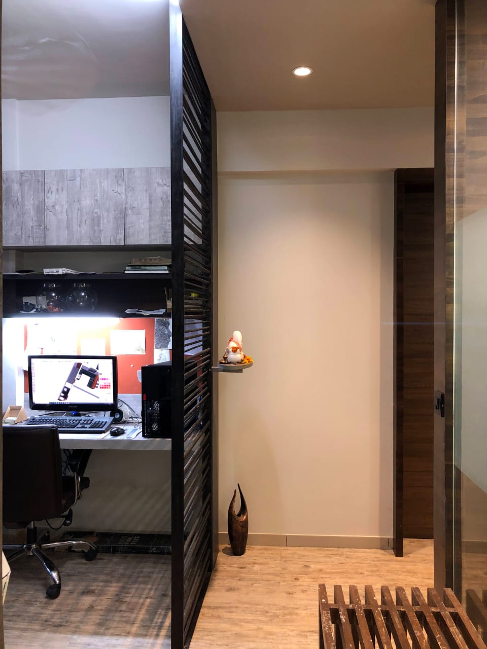 588 Sq. Ft. Commercial Office for Rent in Thaltej Ahmedabad - Media 9