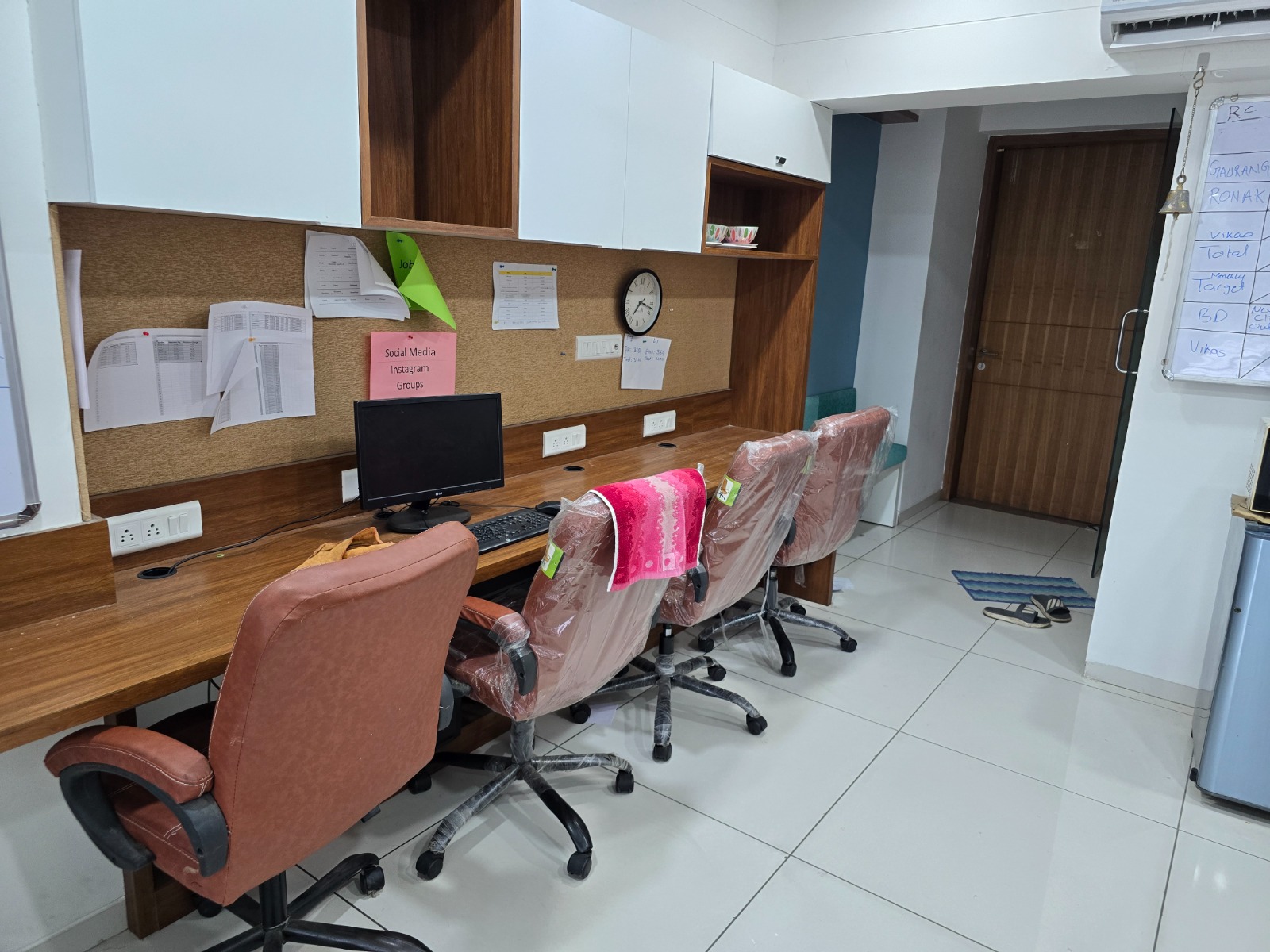 610 Sq. Ft. Commercial Office for Rent in Gota Ahmedabad - Media 2