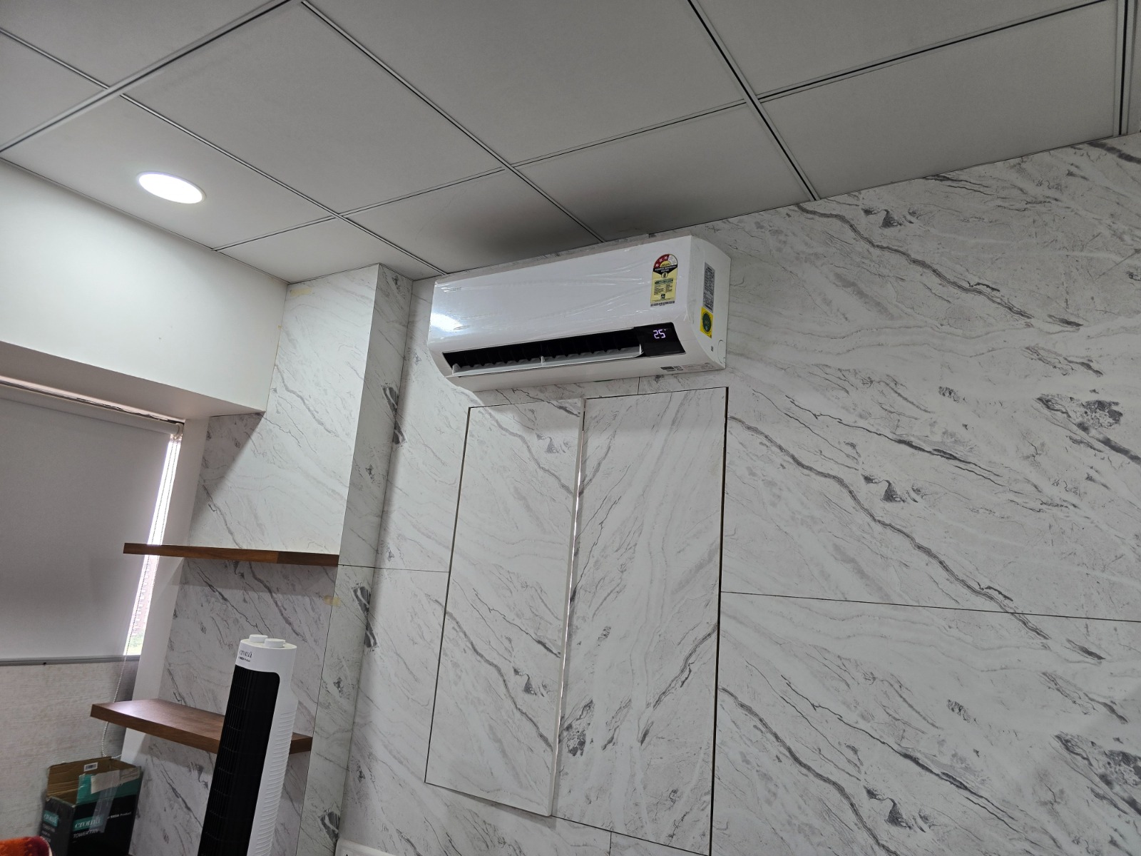 610 Sq. Ft. Commercial Office for Rent in Gota Ahmedabad - Media 6