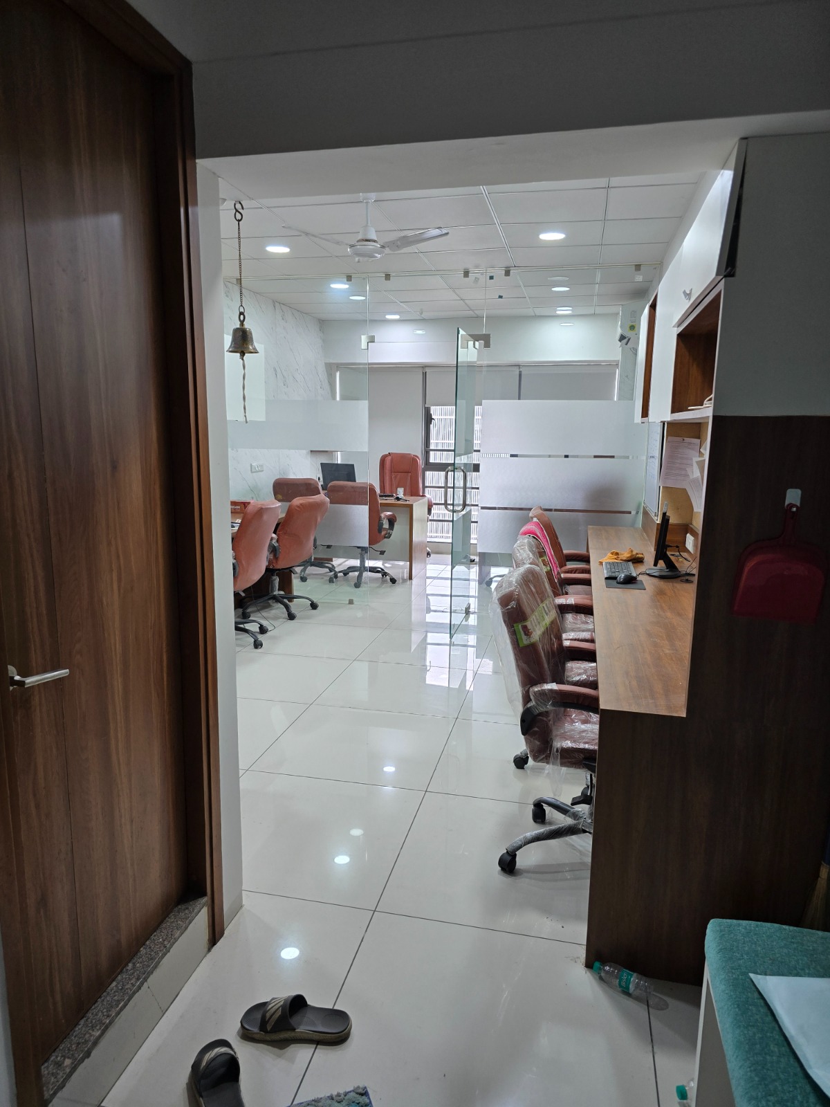 610 Sq. Ft. Commercial Office for Rent in Gota Ahmedabad - Media 7