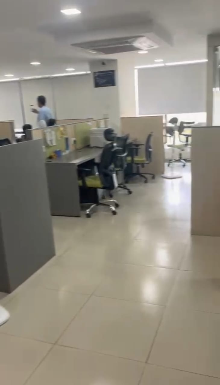 1830 Sq. Ft. Commercial Office for Rent in Iscon Ambli Road Ahmedabad - Media 2