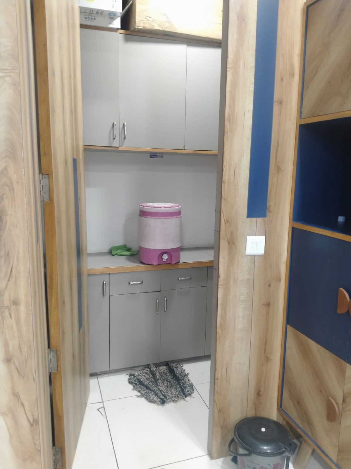 1050 Sq. Ft. Commercial Office for Rent in Sg Highway Ahmedabad - Media 4