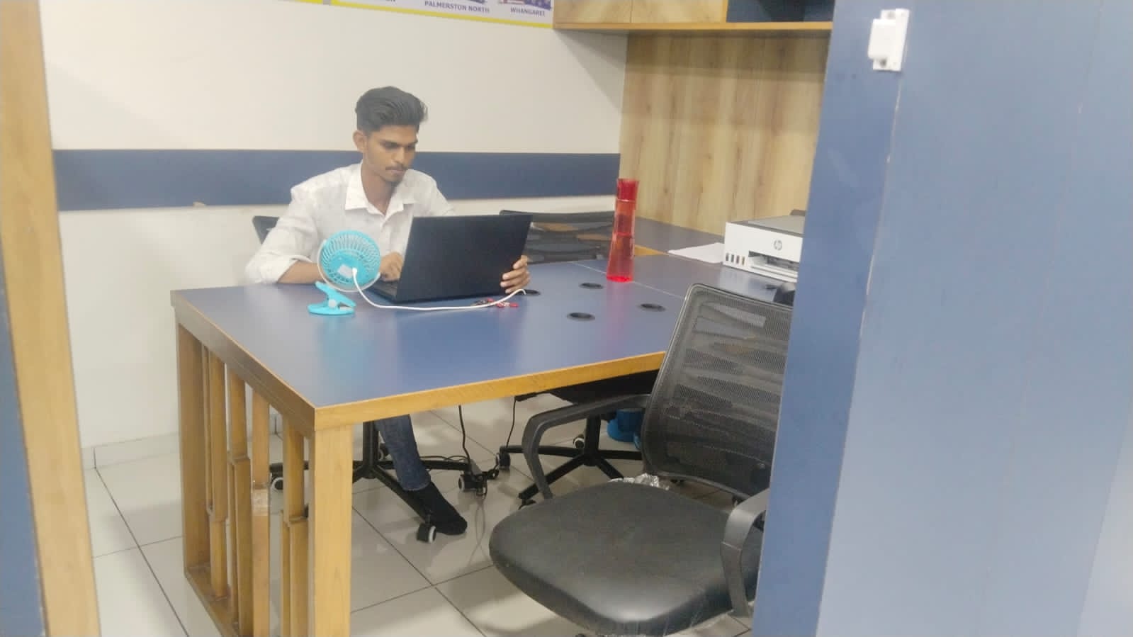 1050 Sq. Ft. Commercial Office for Rent in Sg Highway Ahmedabad - Media 5