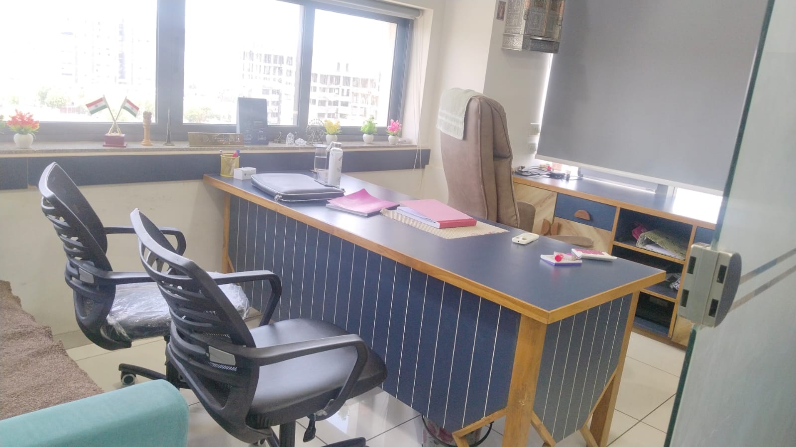 1050 Sq. Ft. Commercial Office for Rent in Sg Highway Ahmedabad - Media 6