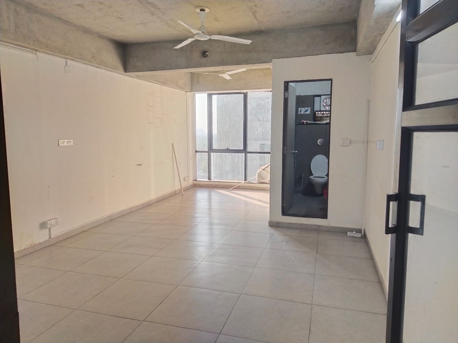 545 Sq. Ft. Commercial Office for Rent in Prahladnagar Ahmedabad - Media 4