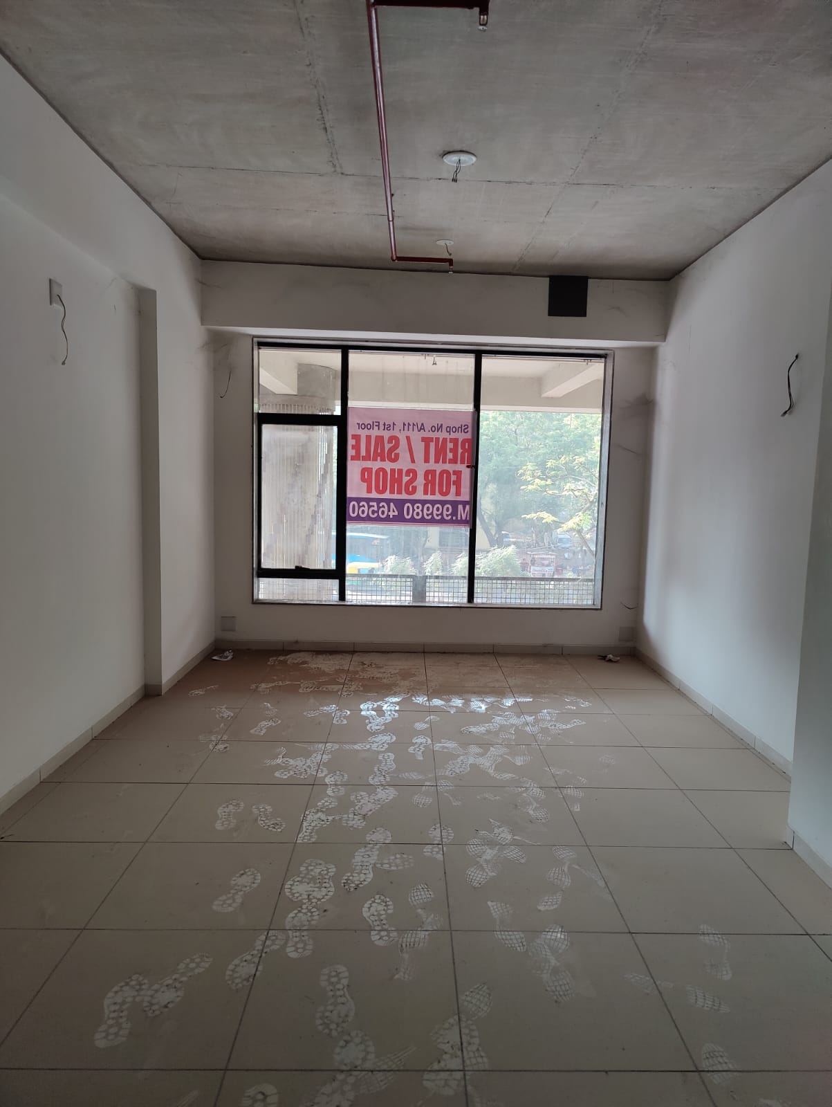 610 Sq. Ft. Commercial Office for Rent in Ashram Road Ahmedabad