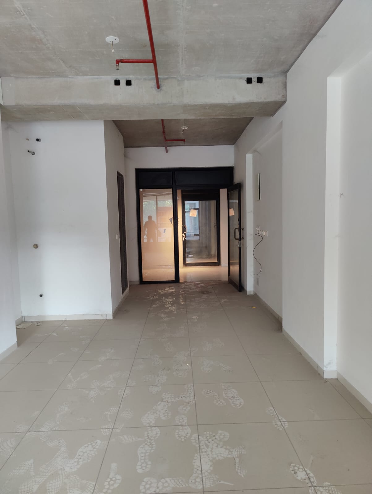 610 Sq. Ft. Commercial Office for Rent in Ashram Road Ahmedabad - Media 8