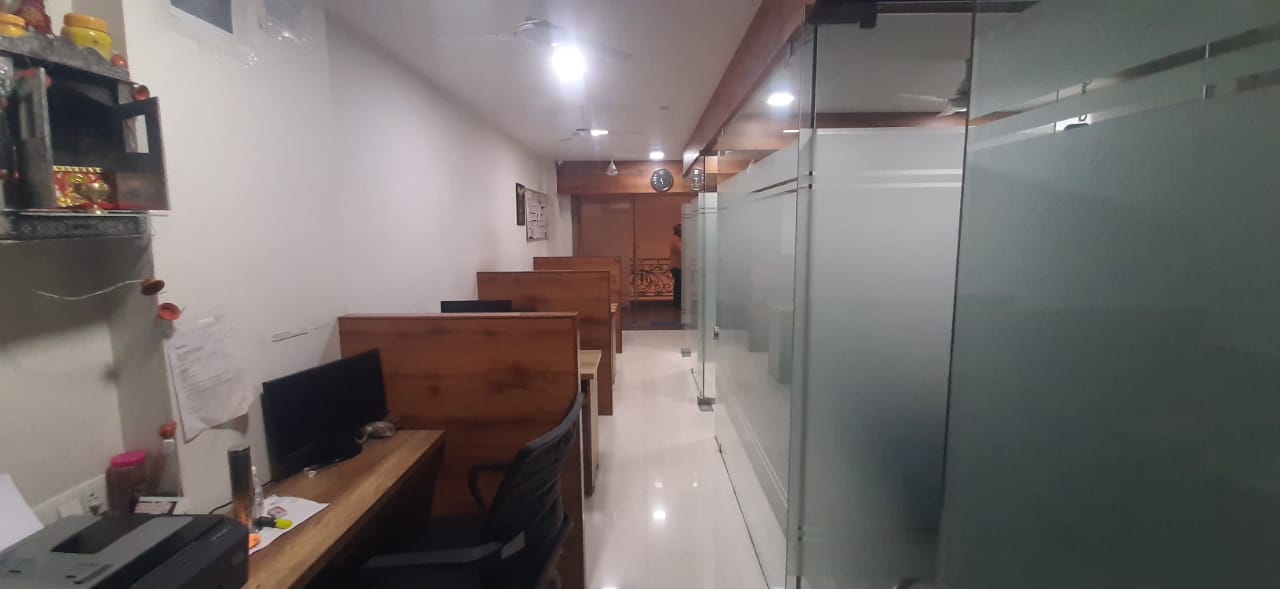 940 Sq. Ft. Commercial Office for Rent in Satellite Ahmedabad - Media 12