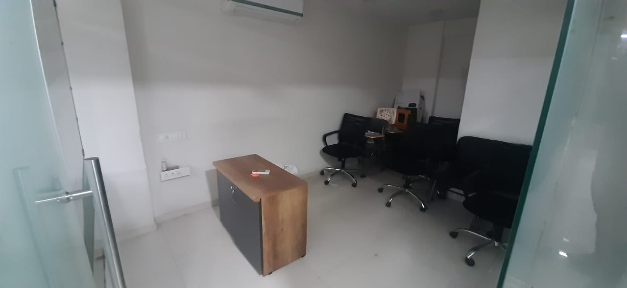 940 Sq. Ft. Commercial Office for Rent in Satellite Ahmedabad - Media 8