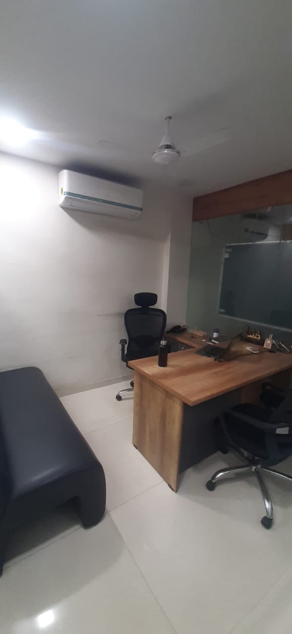 940 Sq. Ft. Commercial Office for Rent in Satellite Ahmedabad - Media 6