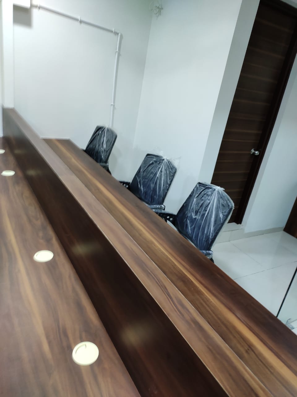 685 Sq. Ft. Commercial Office for Rent in Sg Highway Ahmedabad - Media 4