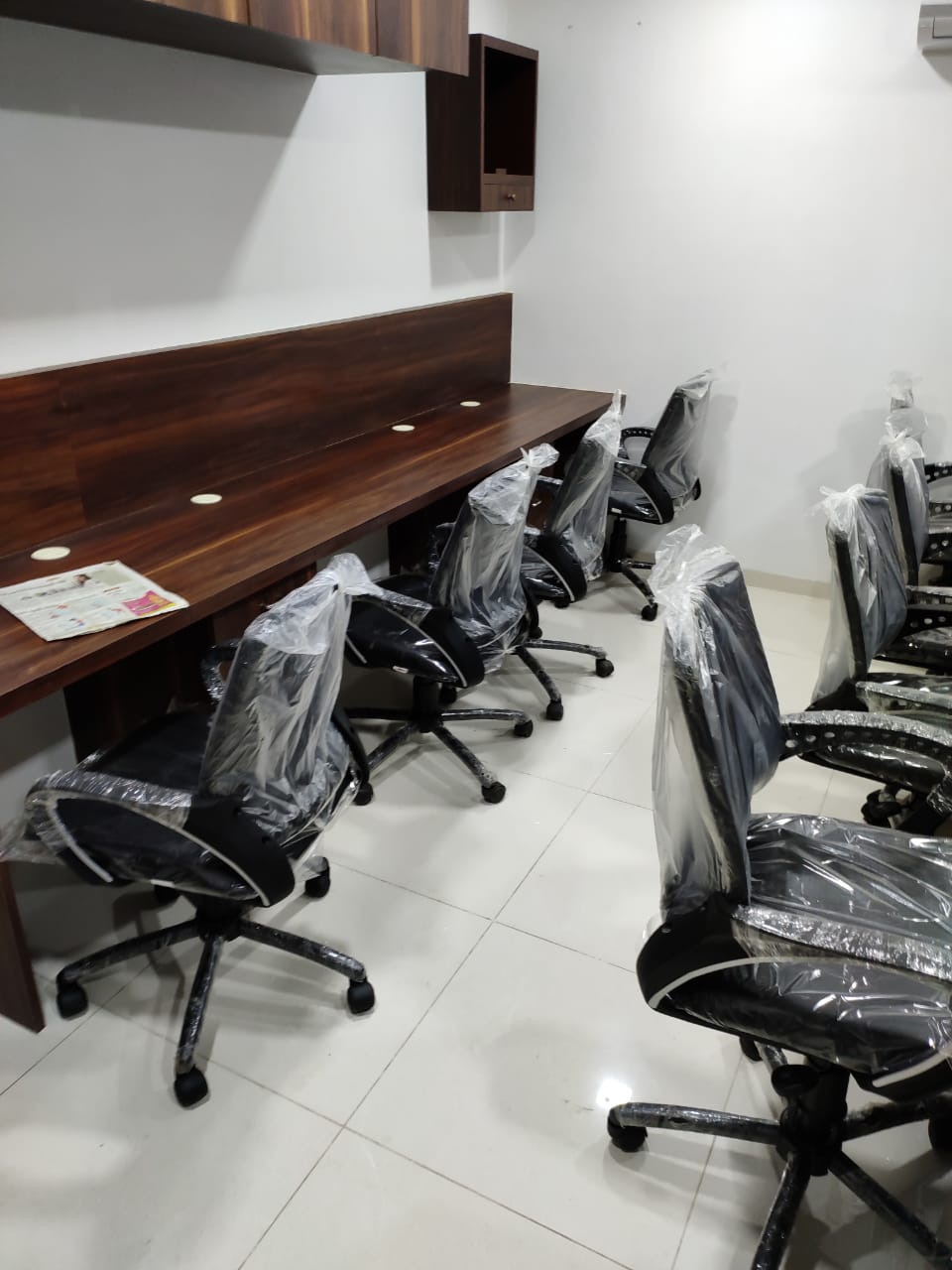 685 Sq. Ft. Commercial Office for Rent in Sg Highway Ahmedabad - Media 6