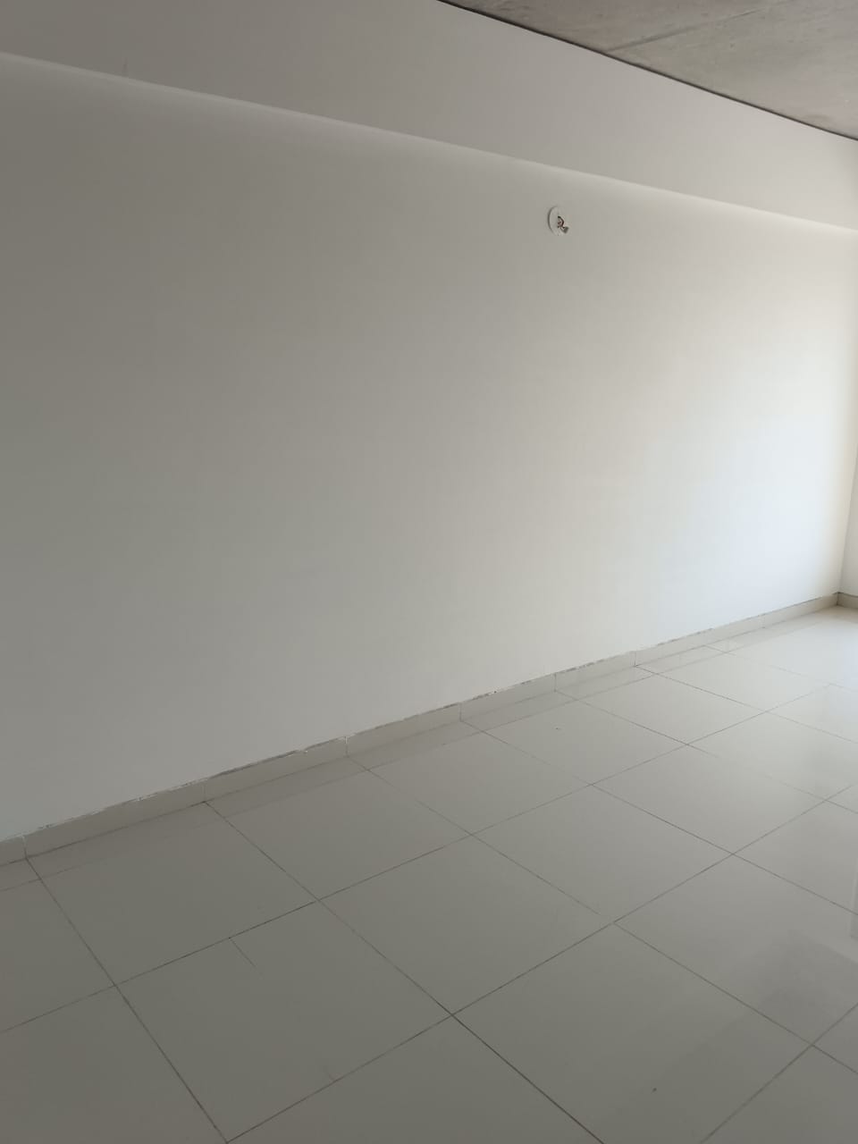 495 Sq. Ft. Commercial Office for Rent in Shyamal Cross Road Ahmedabad - Media 5