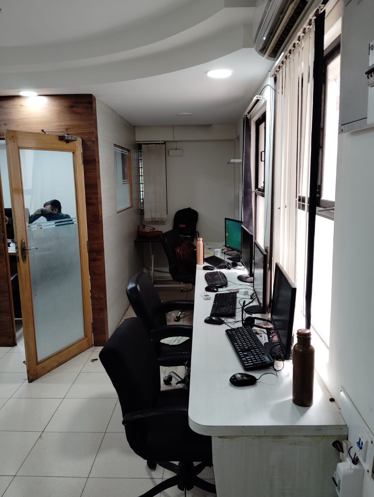428 Sq. Ft. Commercial Office for Rent in Ashram Road Ahmedabad - Media 2