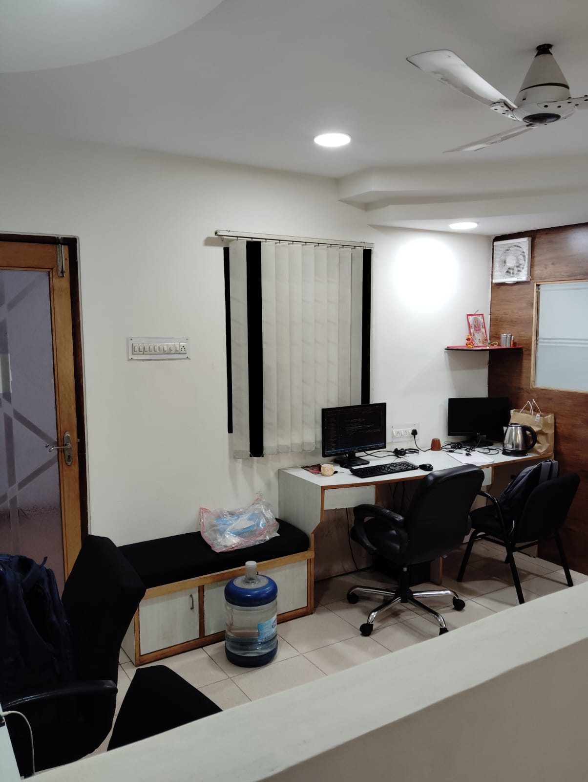 428 Sq. Ft. Commercial Office for Rent in Ashram Road Ahmedabad - Media 5