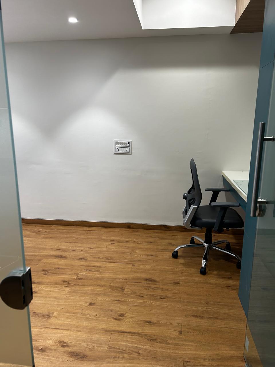 700 Sq. Ft. Commercial Office for Rent in Shyamal Cross Road Ahmedabad - Media 4