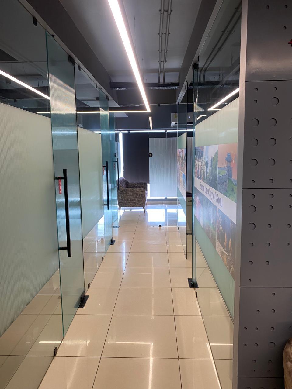 1665 Sq. Ft. Commercial Office for Rent in Shyamal Cross Road Ahmedabad - Media 2