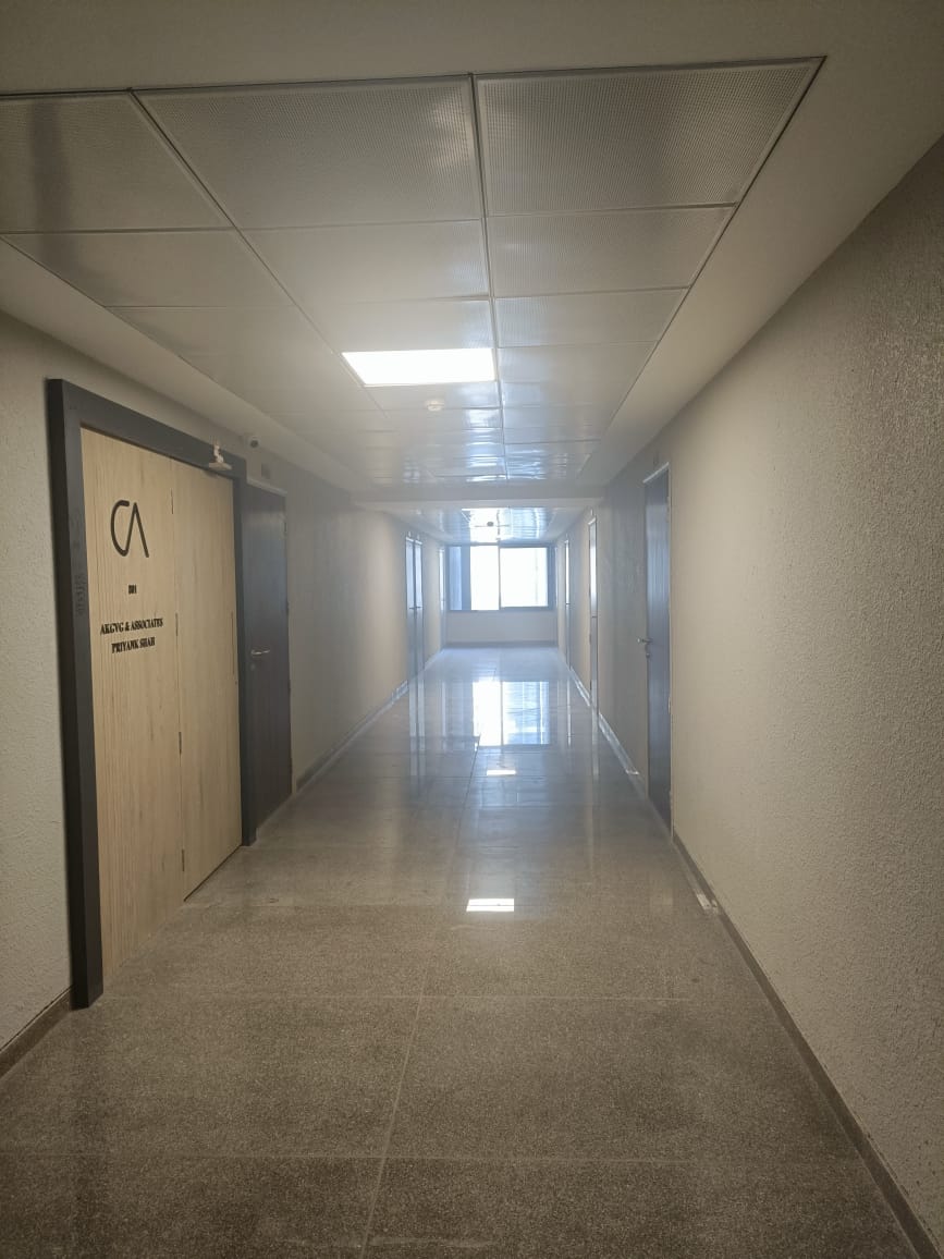 1171 Sq. Ft. Commercial Office for Rent in Shyamal Cross Road Ahmedabad - Media 3