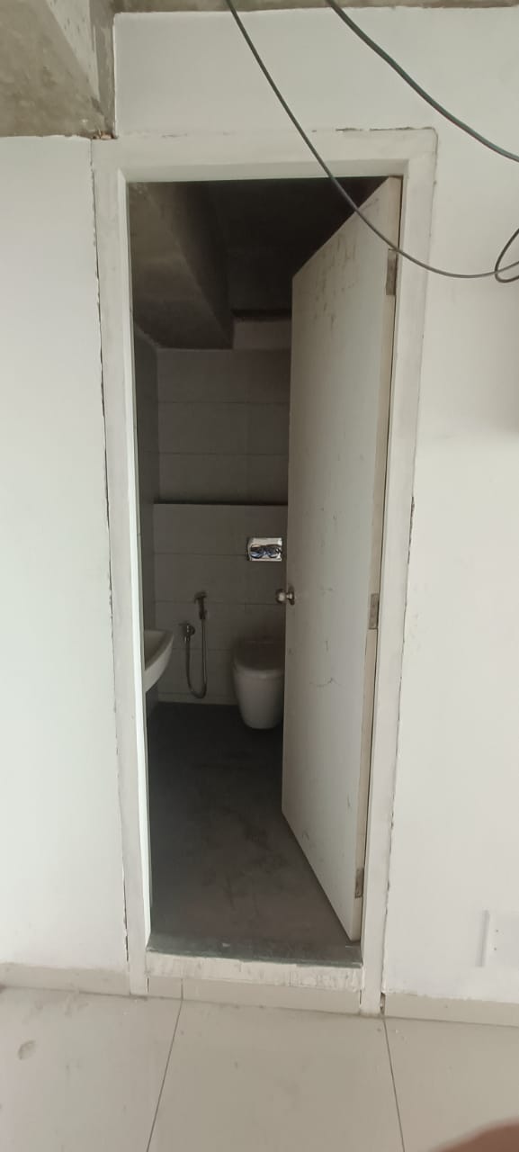 1171 Sq. Ft. Commercial Office for Rent in Shyamal Cross Road Ahmedabad - Media 6