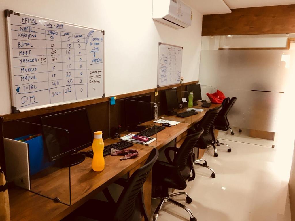 950 Sq. Ft. Commercial Office for Rent in Satellite Ahmedabad - Media 4
