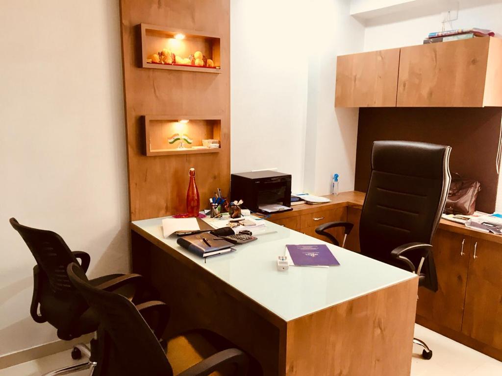 950 Sq. Ft. Commercial Office for Rent in Satellite Ahmedabad - Media 6