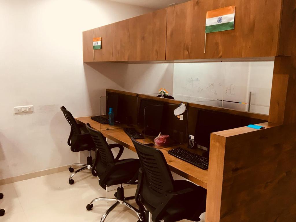950 Sq. Ft. Commercial Office for Rent in Satellite Ahmedabad - Media 10