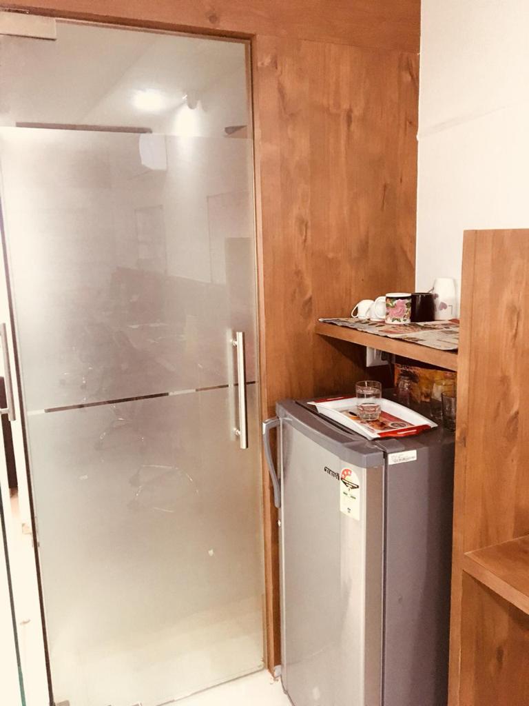 950 Sq. Ft. Commercial Office for Rent in Satellite Ahmedabad - Media 12