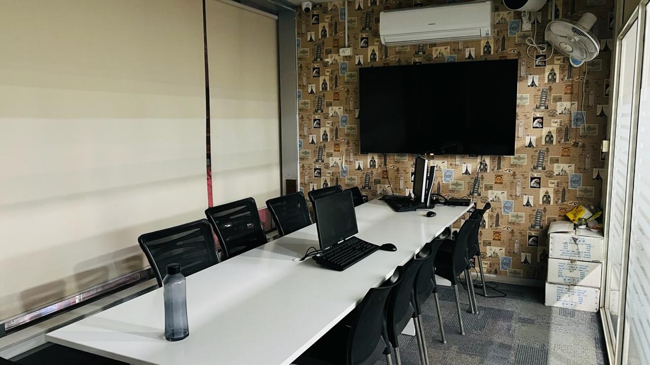 Office 2838 Sq. Ft. Commercial Office for Rent in 100 Feet Road Ahmedabad - Media 5