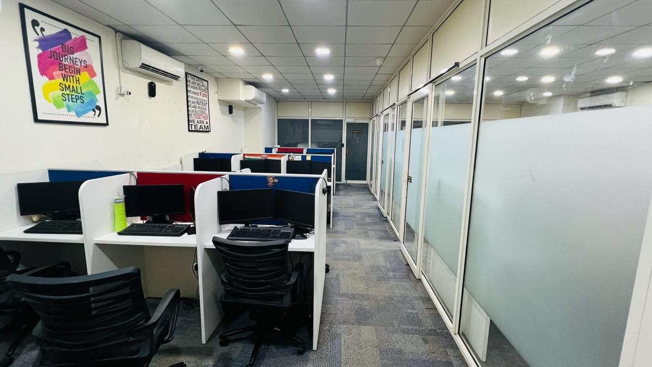 Office 2838 Sq. Ft. Commercial Office for Rent in 100 Feet Road Ahmedabad - Media 7