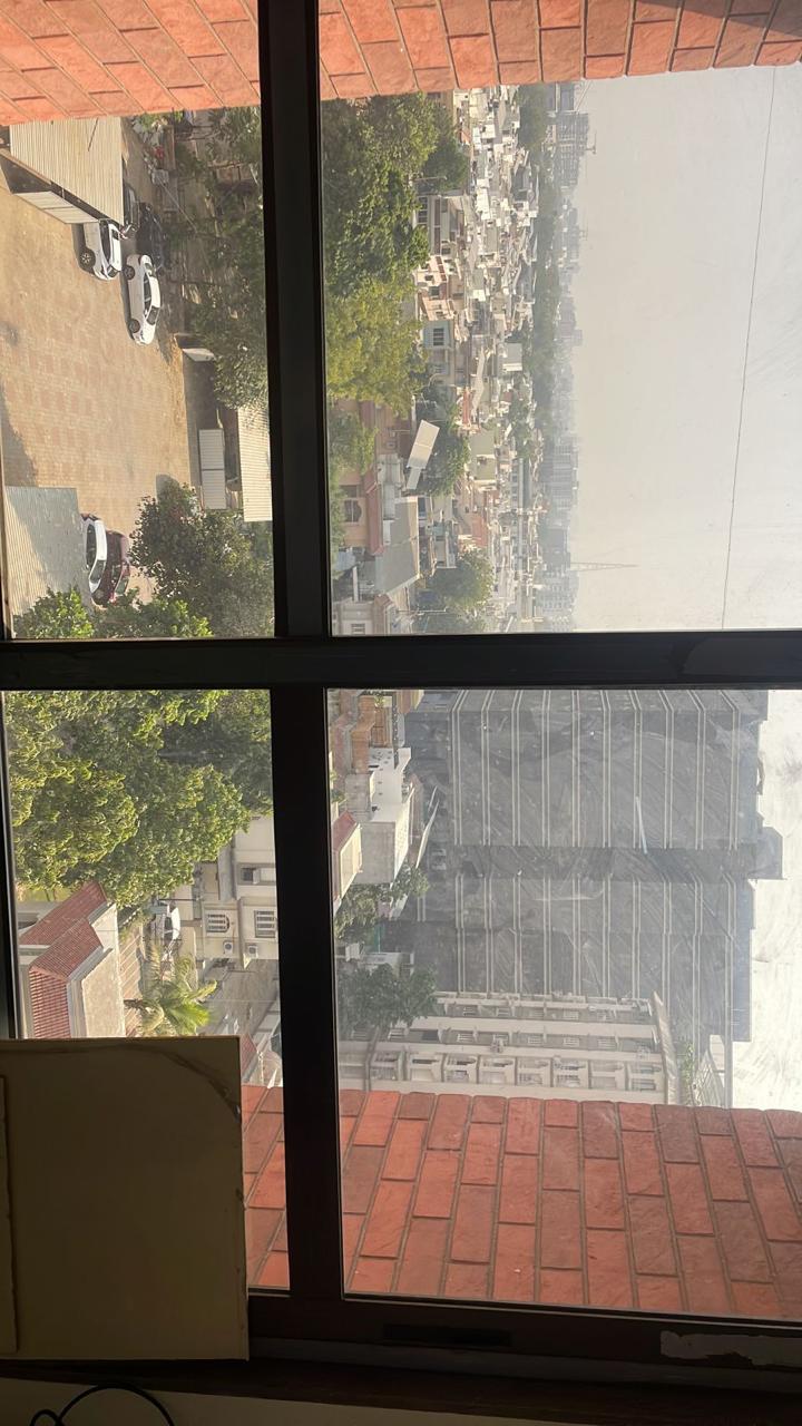 1013 Sq. Ft. Commercial Office for Rent in Satellite Ahmedabad - Media 8