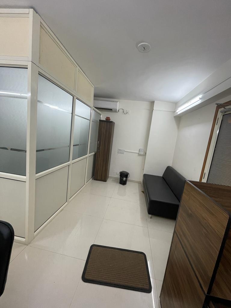 1013 Sq. Ft. Commercial Office for Rent in Satellite Ahmedabad - Media 7