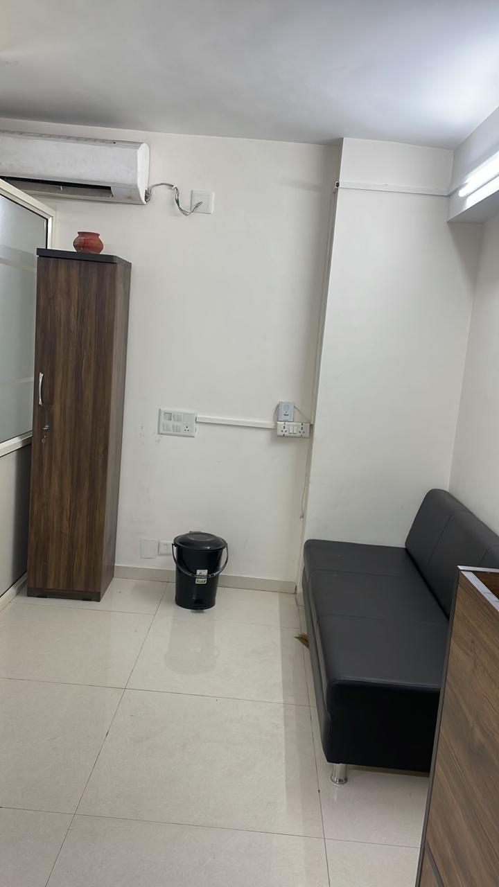 1013 Sq. Ft. Commercial Office for Rent in Satellite Ahmedabad - Media 11