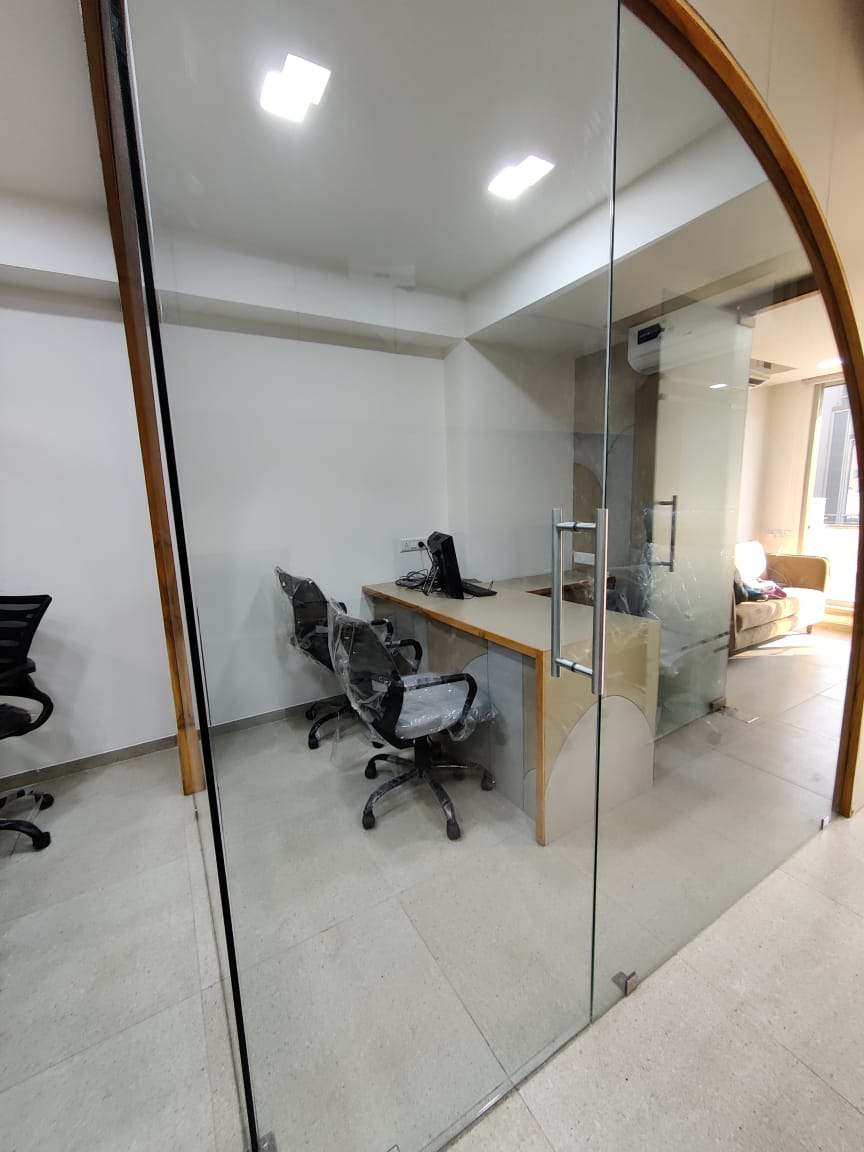878 Sq. Ft. Commercial Office for Rent in Iscon Ambli Road Ahmedabad - Media 2