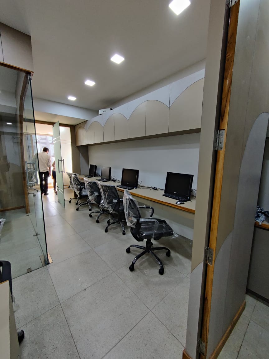 878 Sq. Ft. Commercial Office for Rent in Iscon Ambli Road Ahmedabad - Media 6
