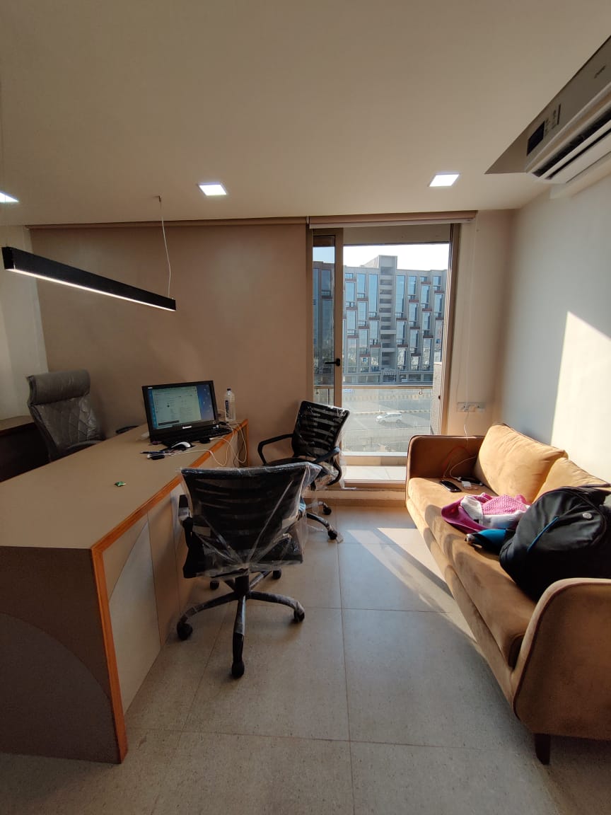 878 Sq. Ft. Commercial Office for Rent in Iscon Ambli Road Ahmedabad - Media 10