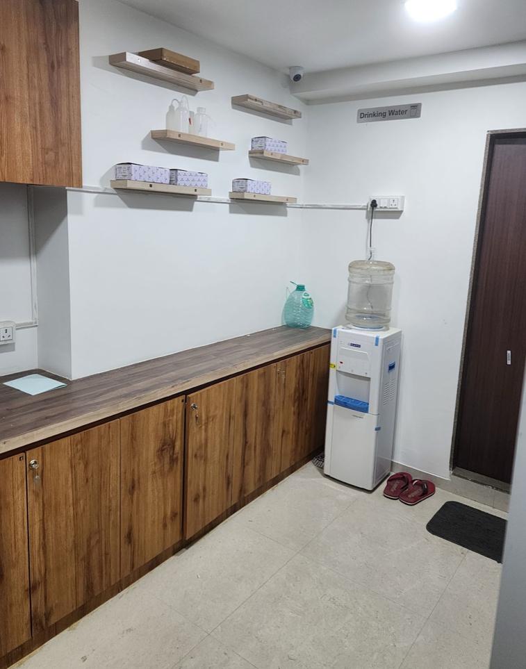 1207 Sq. Ft. Commercial Office for Rent in Thaltej Ahmedabad - Media 4