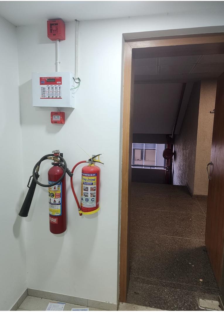 1207 Sq. Ft. Commercial Office for Rent in Thaltej Ahmedabad - Media 7