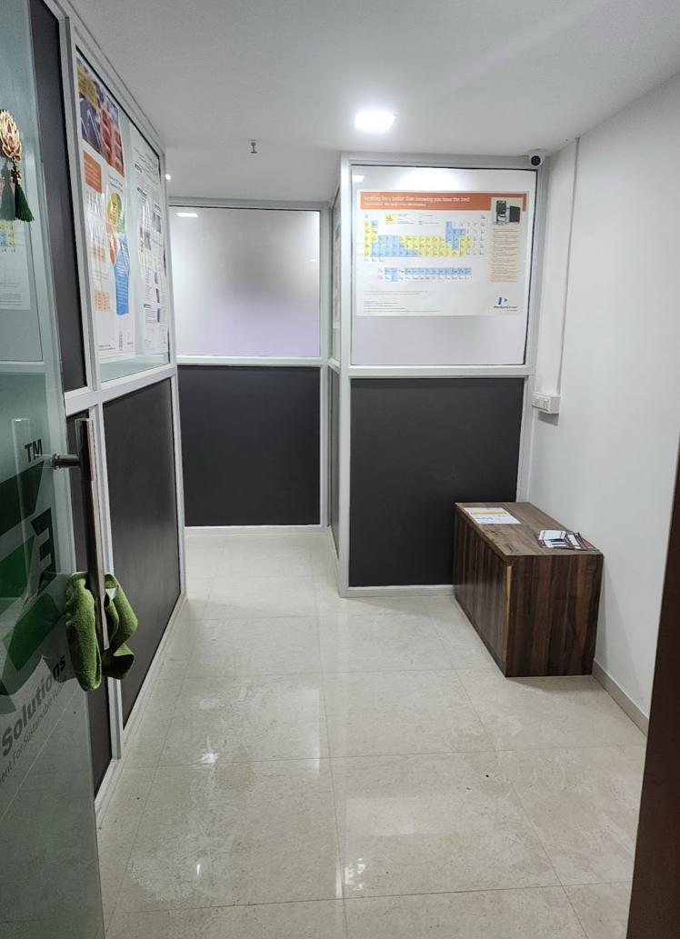 1207 Sq. Ft. Commercial Office for Rent in Thaltej Ahmedabad - Media 8