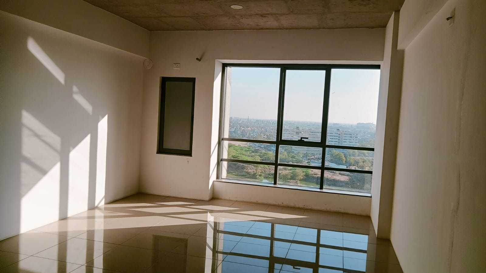 565 Sq. Ft. Commercial Office for Rent in Makarba Ahmedabad - Media 2