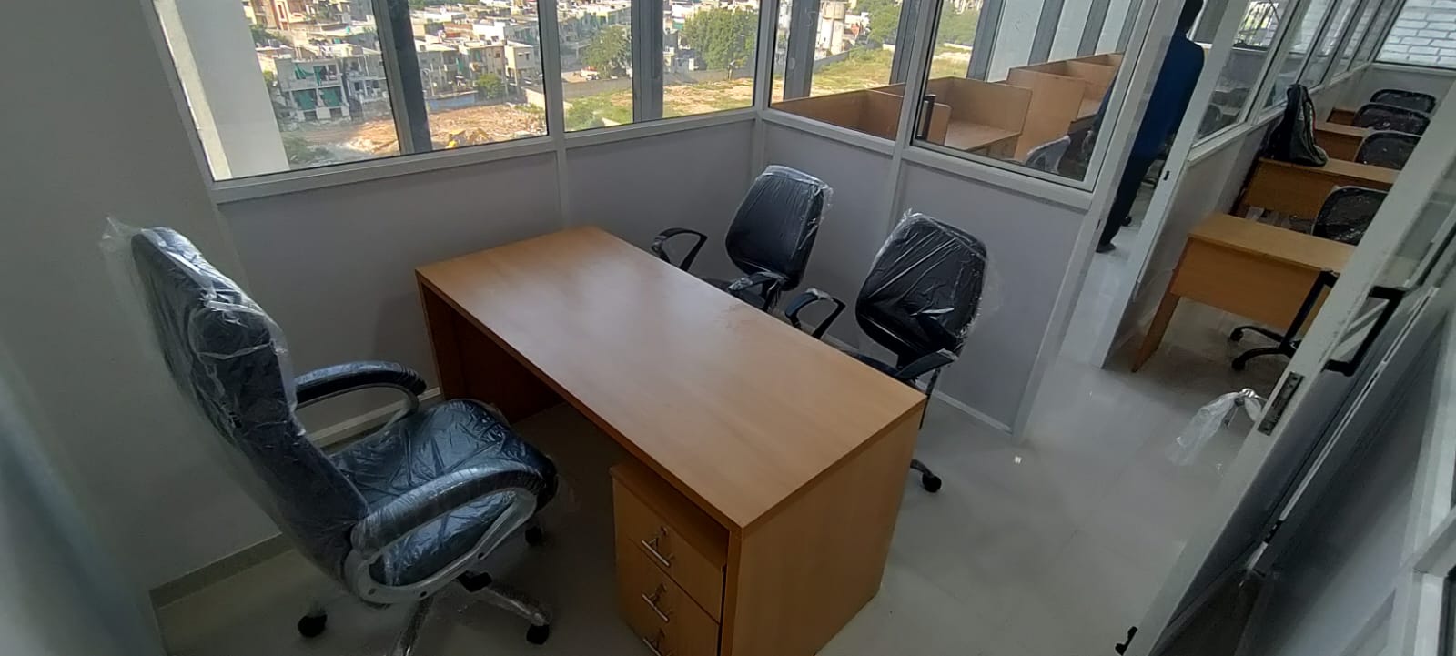 1800 Sq. Ft. Commercial Office for Rent in Sola Ahmedabad - Media 4