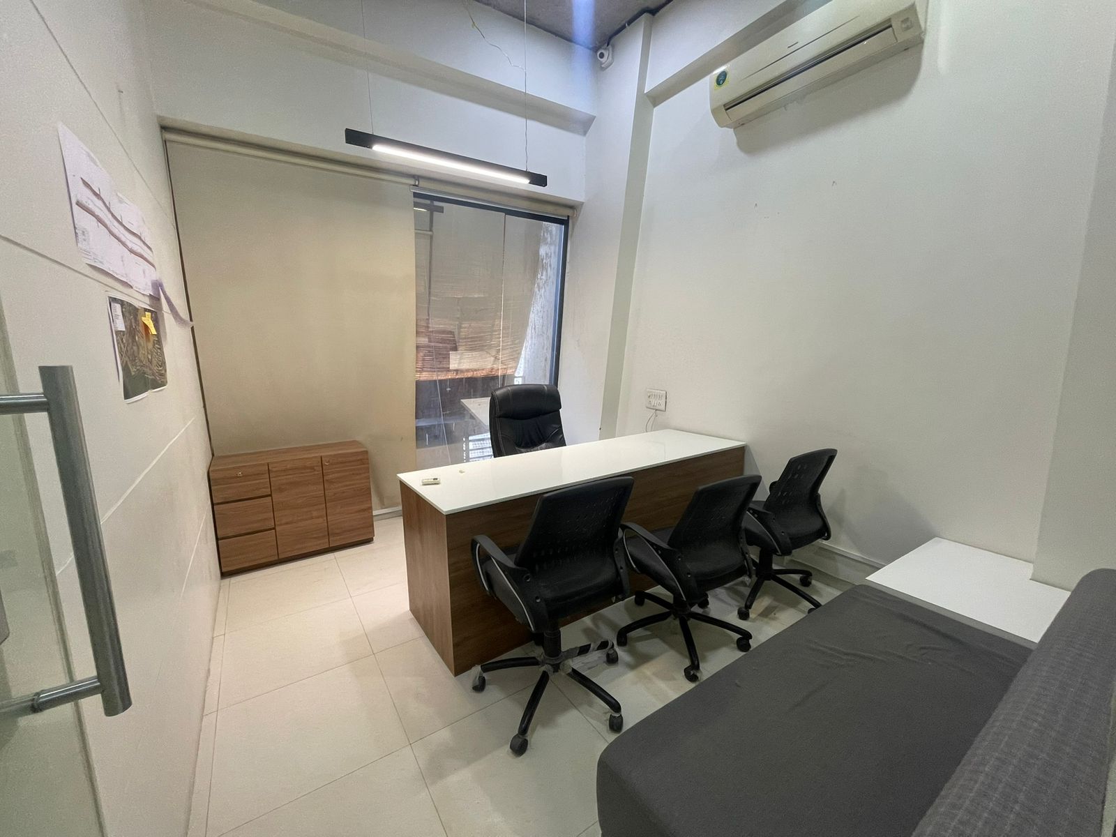 1232 Sq. Ft. Commercial Office for Rent in Gota Ahmedabad