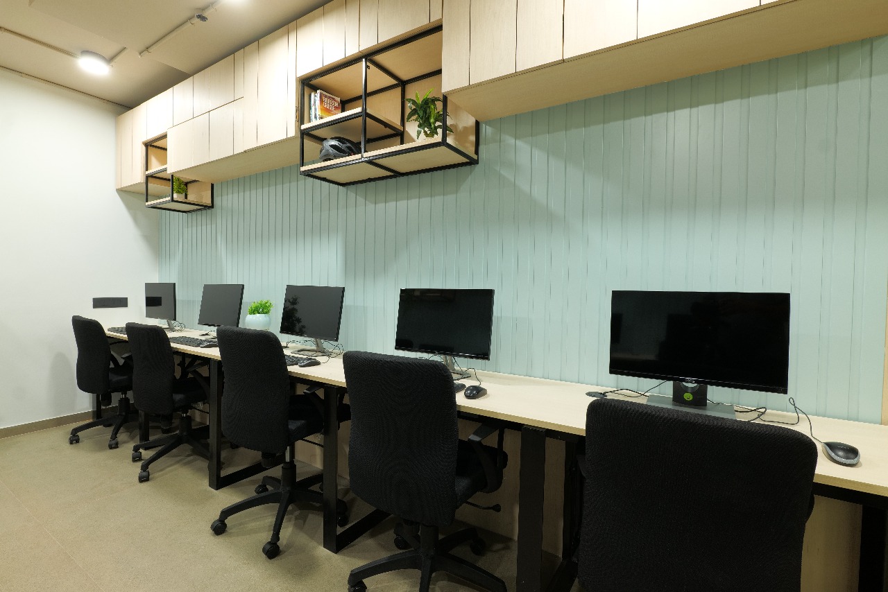 5923 Sq. Ft. Commercial Office for Rent in Ashram Road Ahmedabad - Media 7