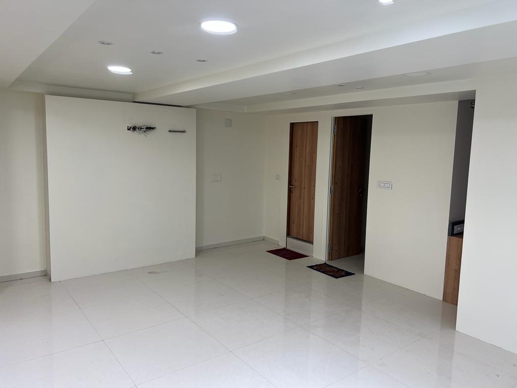 Office 3000 Sq. Ft. Commercial Office for Rent in Thaltej Ahmedabad - Media 6