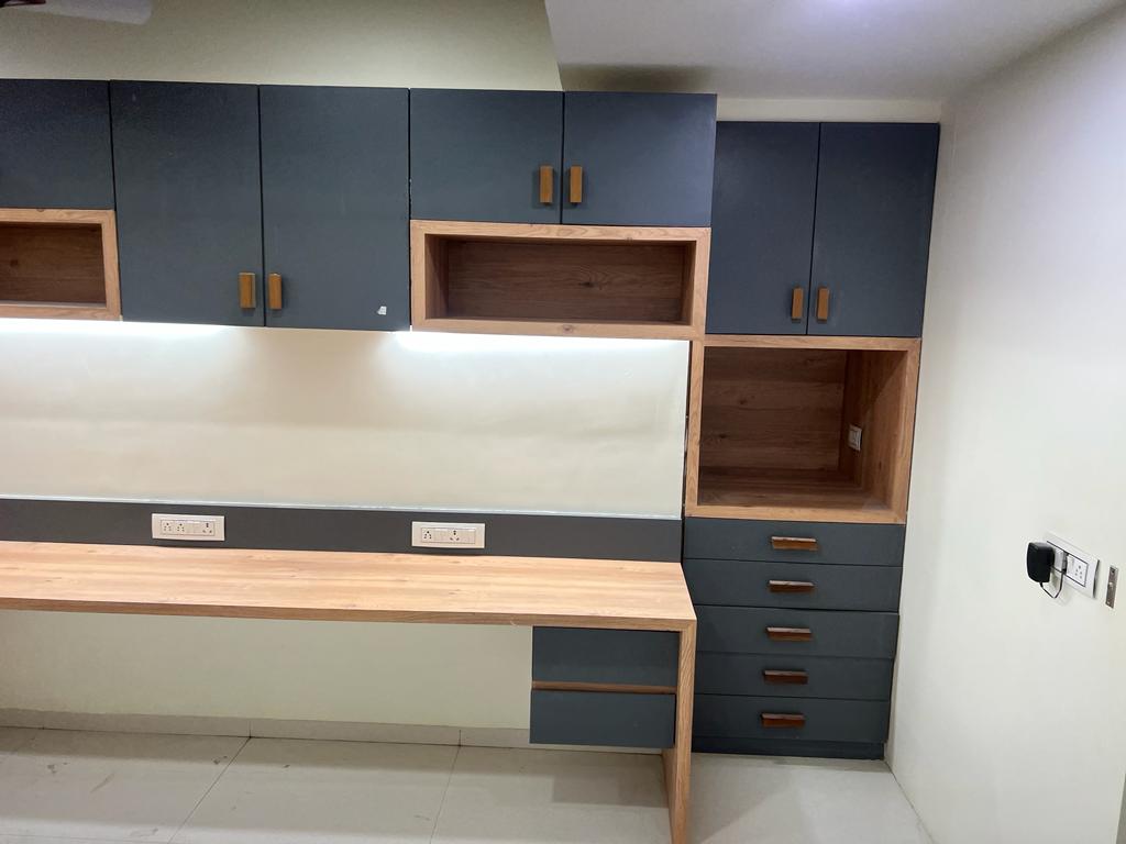 Office 3000 Sq. Ft. Commercial Office for Rent in Thaltej Ahmedabad - Media 12