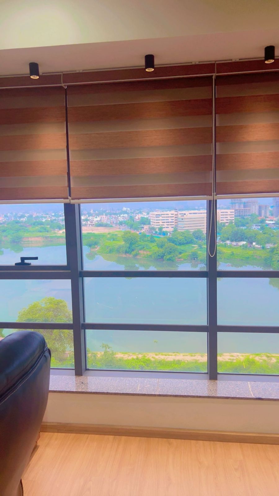 Office 565 Sq. Ft. Commercial Office for Rent in Makarba Ahmedabad - Media 10